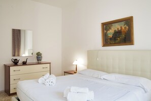 Room - Tana del Manzoni - Martina p2 (Barzio)