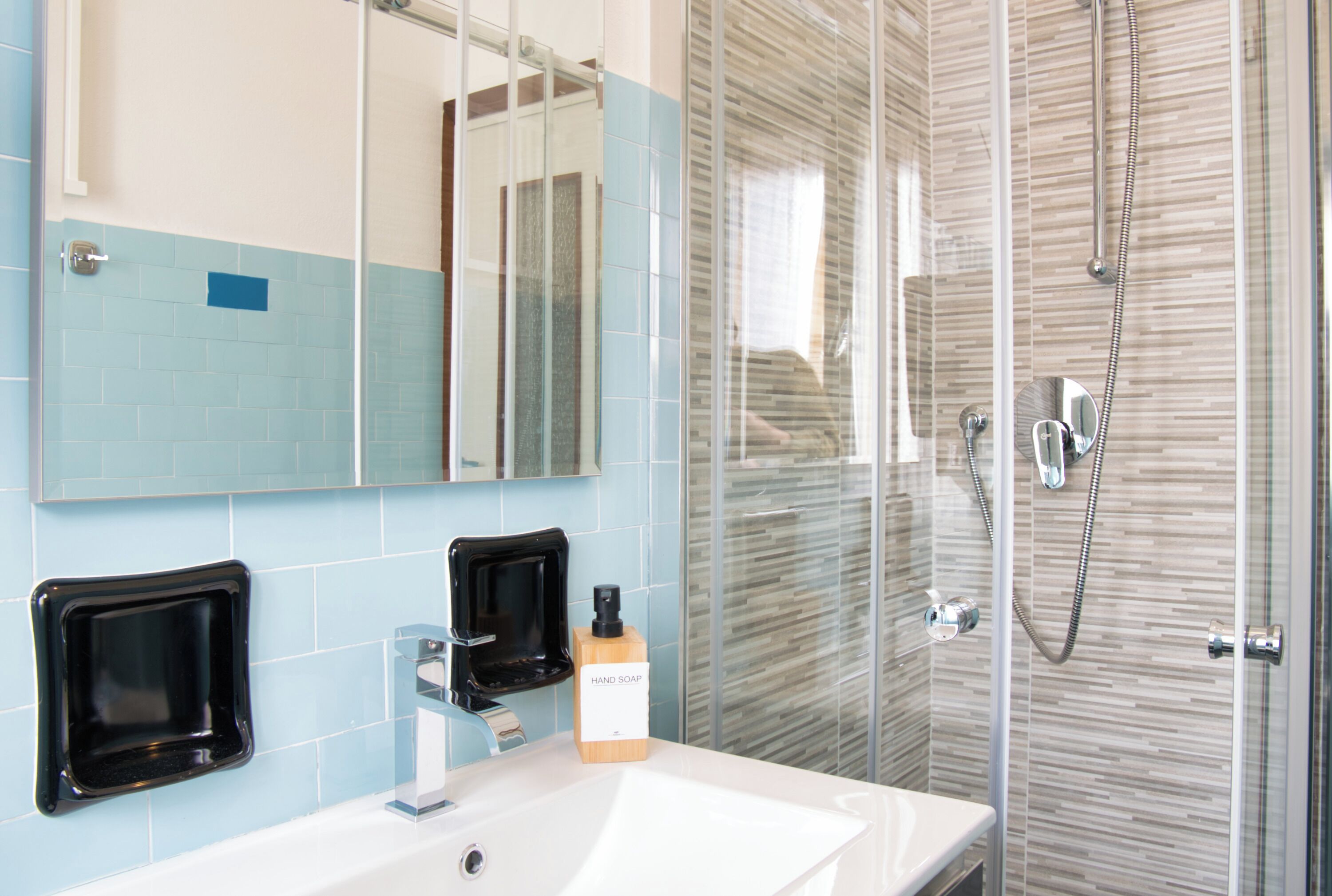 Dusche, Haartrockner, Bidet