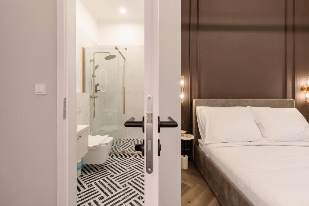 Superior Apartment | Bathroom