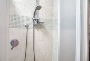 Shower, hair dryer, bidet, towels - Tana del Manzoni - Carolina 1p (Barzio)
