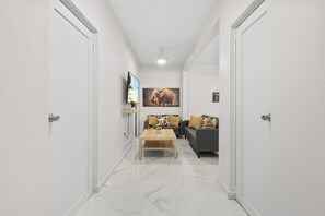 32-inch flat-screen TV with digital channels - Manati by Otium (Manatí)
