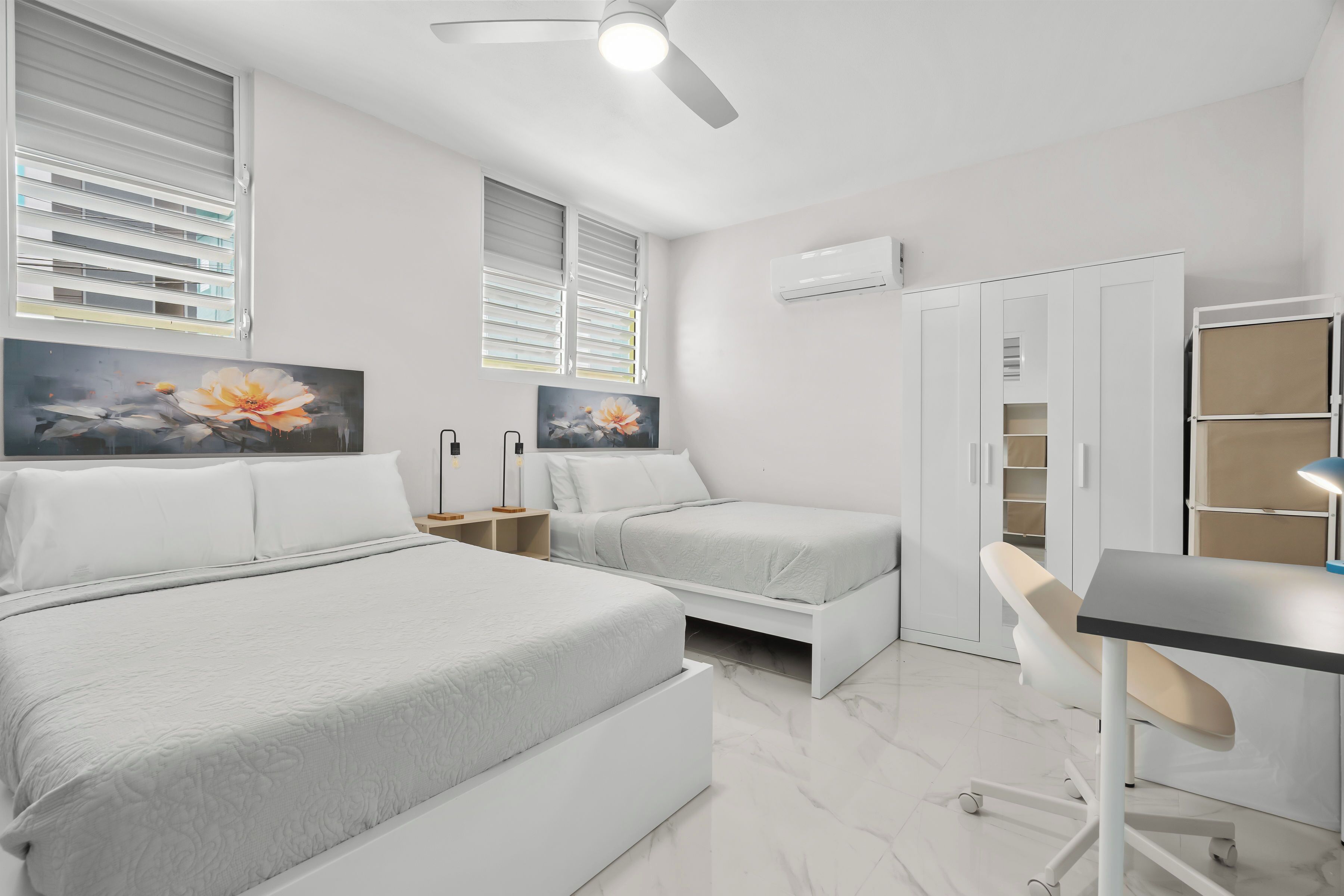 Family Apartment | Desk, free WiFi