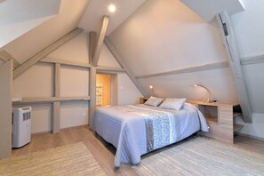 3 bedrooms, iron/ironing board, WiFi, bed sheets - Gîte Luxe-Bacchus 4*- 6 pers-Suitable for families Pets welcome (Riquewihr)