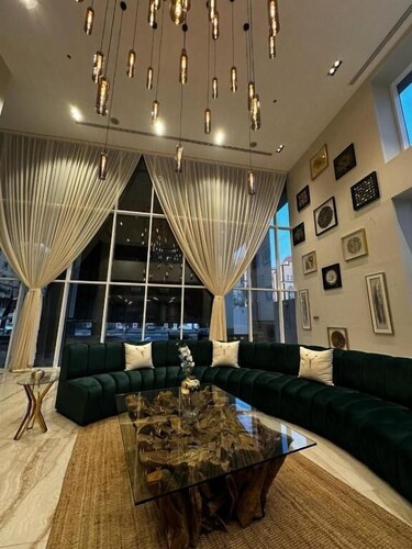 Eliana Hotel
