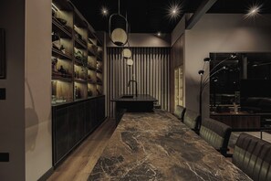 アパートメント 4 ベッドルーム バルコニー | レストラン