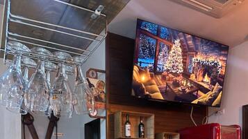 Petit déjeuner buffet (13 EUR par personne)