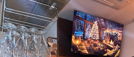 Tägliches Frühstücksbuffet (13 EUR pro Person)