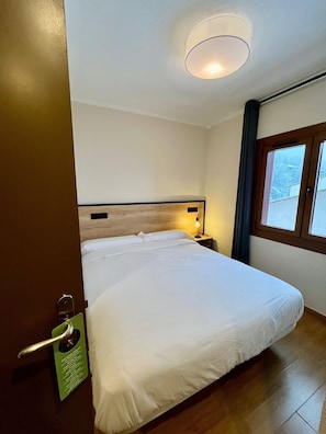 Economy Double or Twin Room - Hotel NIU (Encamp)