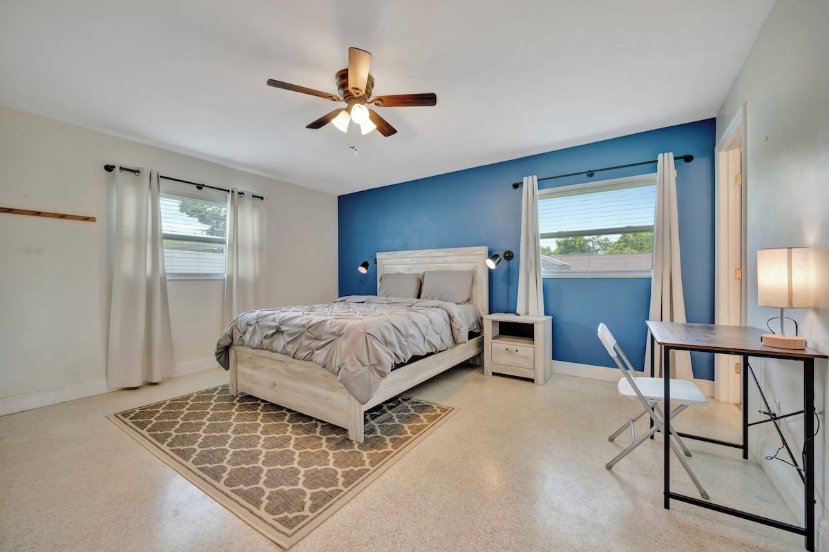 Standard Room, Shared House, Private Bath, 1 Queen Bed, Non Smoking, Refrigerator | Iron/ironing board, free WiFi, bed sheets