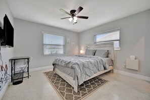 Standard Room, Non Smoking, Shared Bathroom | Iron/ironing board, free WiFi, bed sheets - ZenHomes in Central Brandon (Brandon)
