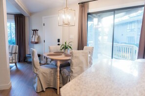 Dining - The Patriot (Jackson Springs)