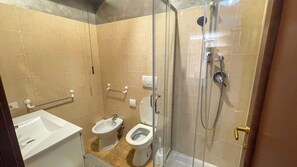 Apartment, 2 Bedrooms, Patio | Bathroom - Casa Relax (Sabaudia)
