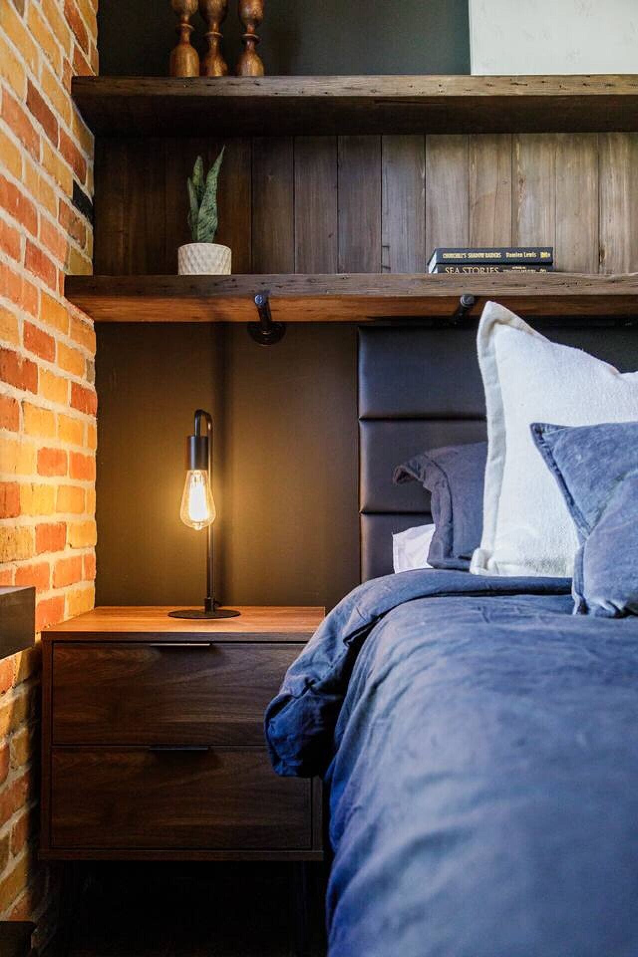 1 slaapkamer, een strijkplank/strijkijzer, wifi, beddengoed