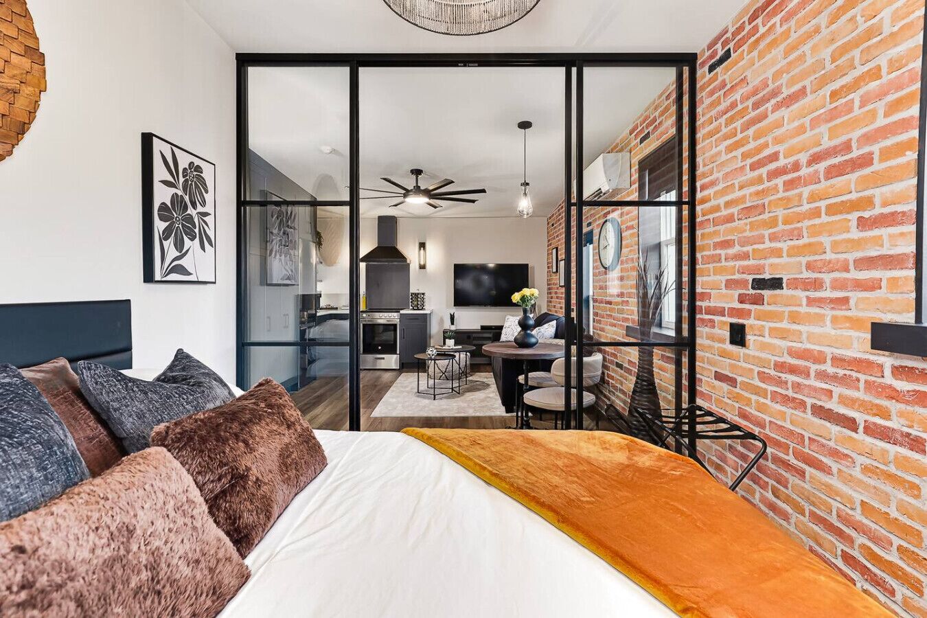 1 bedroom, iron/ironing board, WiFi (free), bed sheets