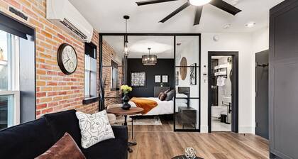 Industrial Loft-Style Suite Downtown Collingwood