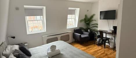 2 chambres, fer et planche à repasser, lit de bébé portatif, Wi-Fi