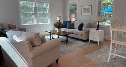 Lovely one bedroom cottage for a relaxing vineyard getaway.