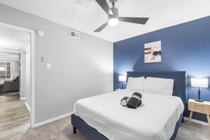 2 sovrum, skrivbord, strykjärn/strykbräda och wi-fi