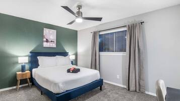 Desk, iron/ironing board, WiFi, bed sheets