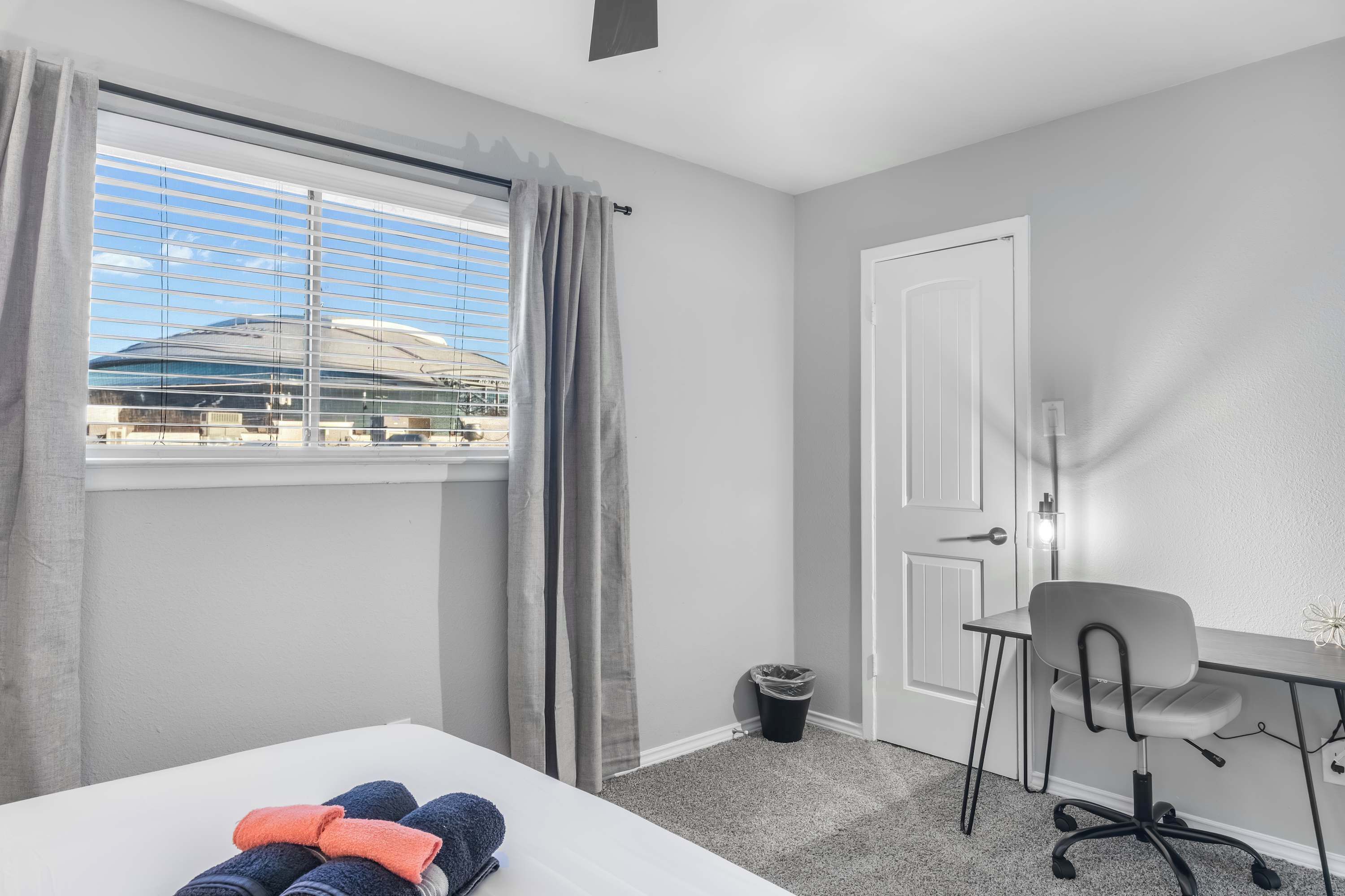 Desk, iron/ironing board, WiFi, bed sheets