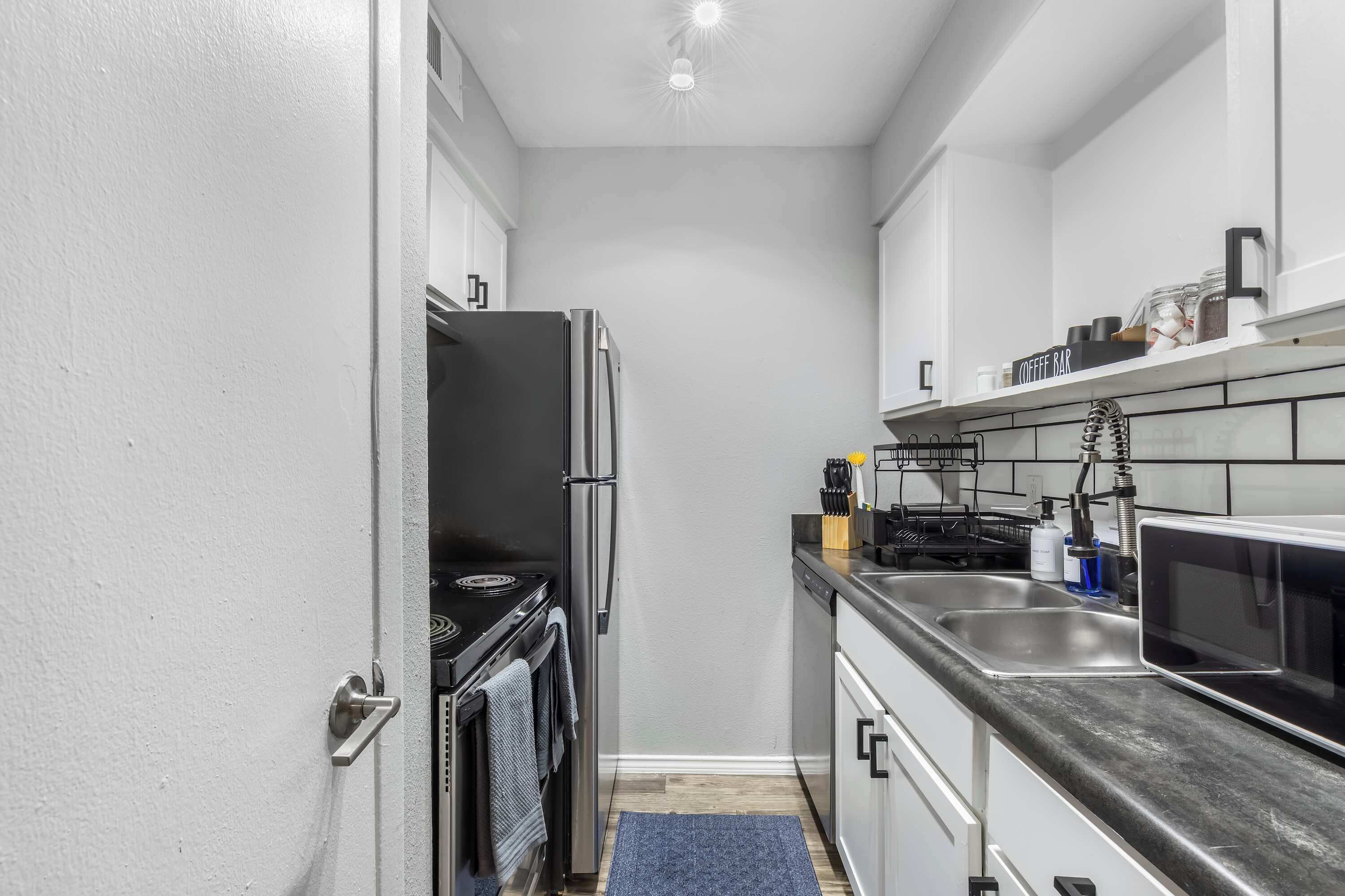 Fridge, oven, stovetop, dishwasher