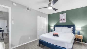 1 bedroom, desk, iron/ironing board, WiFi