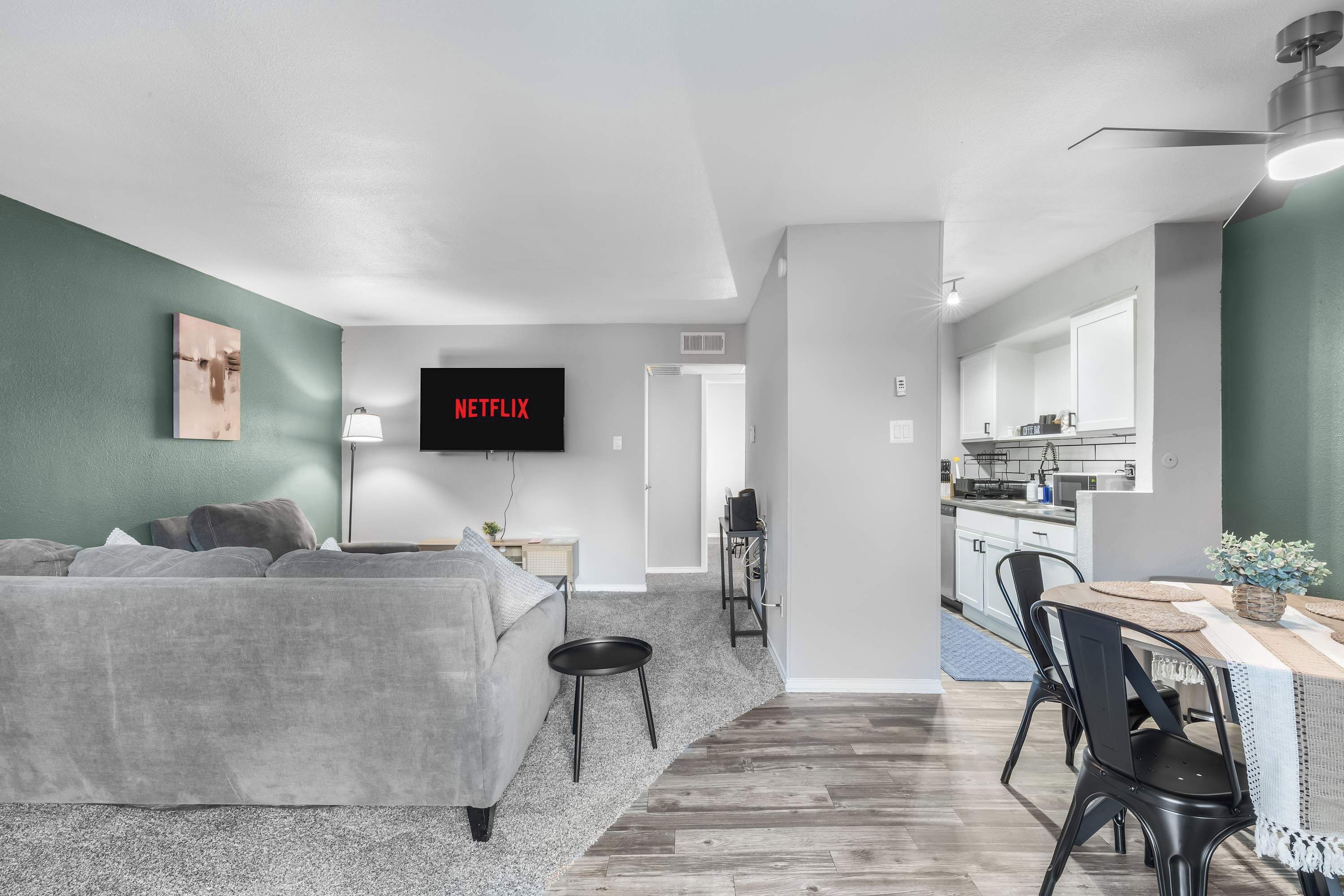 Téléviseur, bureau