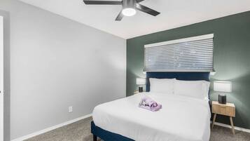 1 chambre, bureau, fer et planche à repasser, Wi-Fi gratuit