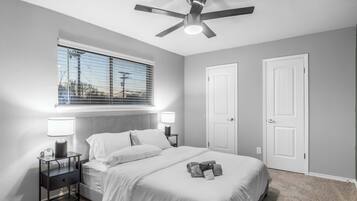 Iron/ironing board, WiFi, bed sheets