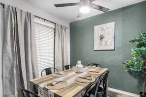 Dining - Walk to AT&T Stadium | Modern 3BR Game Day Stay (Arlington)