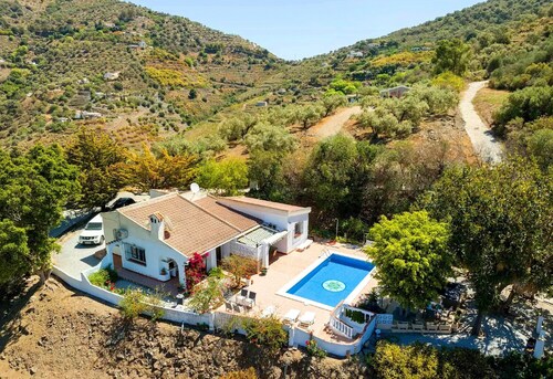 Country House 'Casa Espina' with Mountain View, Wi-Fi and Air Conditioning