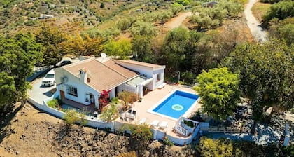 Country House 'Casa Espina' with Mountain View, Wi-Fi and Air Conditioning