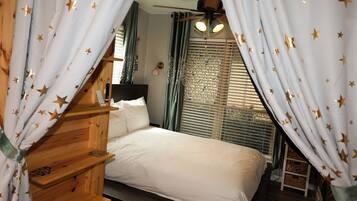 3 chambres, fer et planche à repasser, Wi-Fi, draps fournis