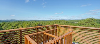 Beautiful Treetop cabin in cozy south part of Norway, perfect for a getaway