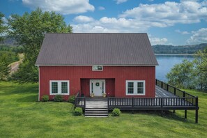 Exterior - Seneca Lake Barndominium Retreat (Quaker City)