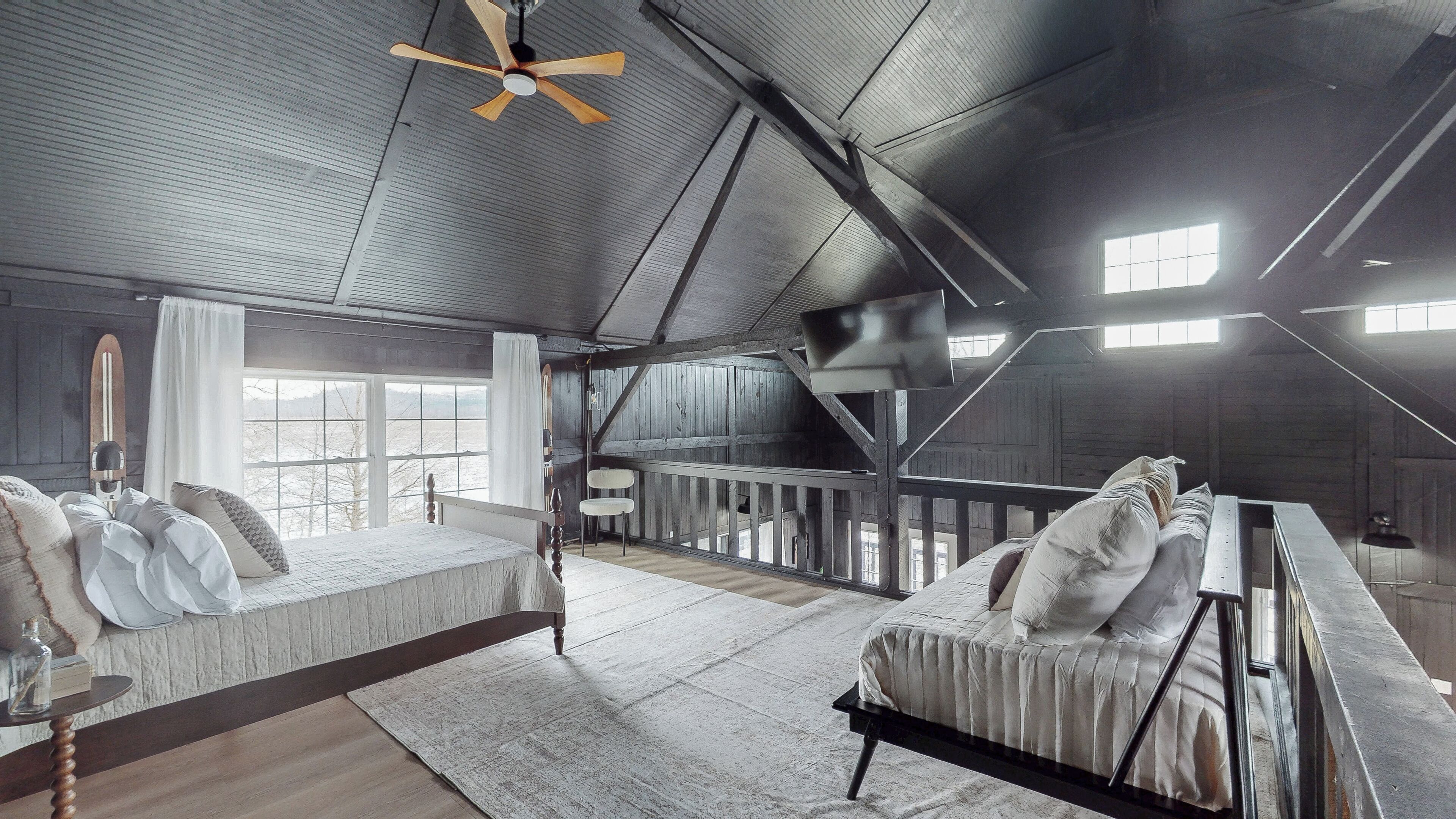4 bedrooms, iron/ironing board, WiFi, bed sheets - Seneca Lake Barndominium Retreat (Quaker City)