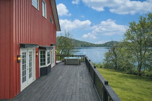 Seneca Lake Barndominium Retreat