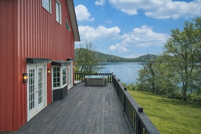 Seneca Lake Barndominium Retreat
