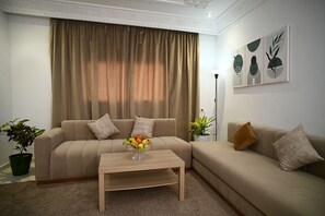 Living area - New well-equipped apartment for family (Salé)