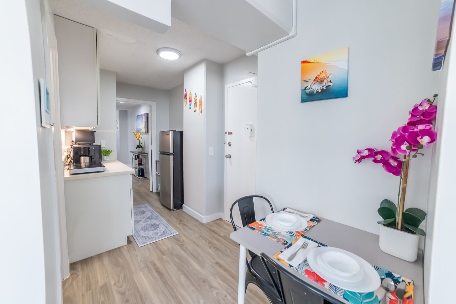 Fridge, microwave, oven, coffee/tea maker