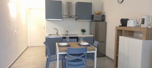 Fridge, microwave, oven, stovetop - Affittimoderni Castelsardo - Mayas (Castelsardo)