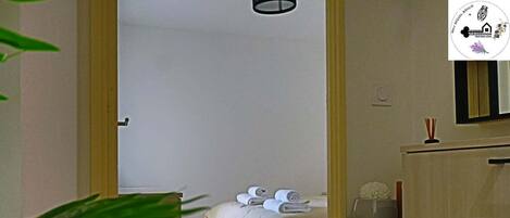 Comfort Apartment, 1 Queen Bed with Sofa bed, Balcony, Partial Sea View