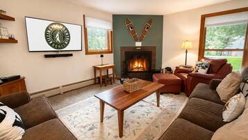TV, fireplace
