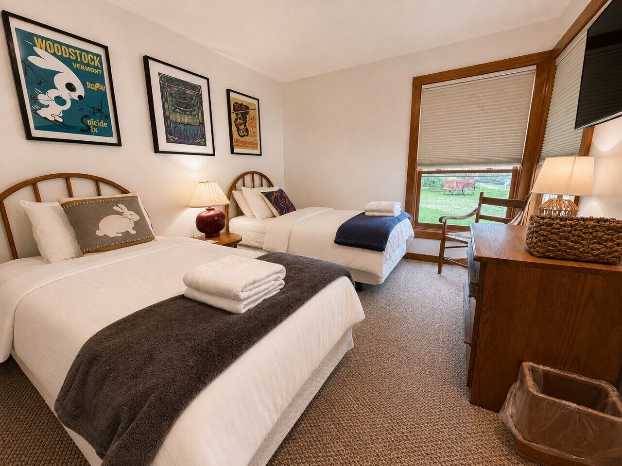 2 bedrooms, travel crib, WiFi, bed sheets