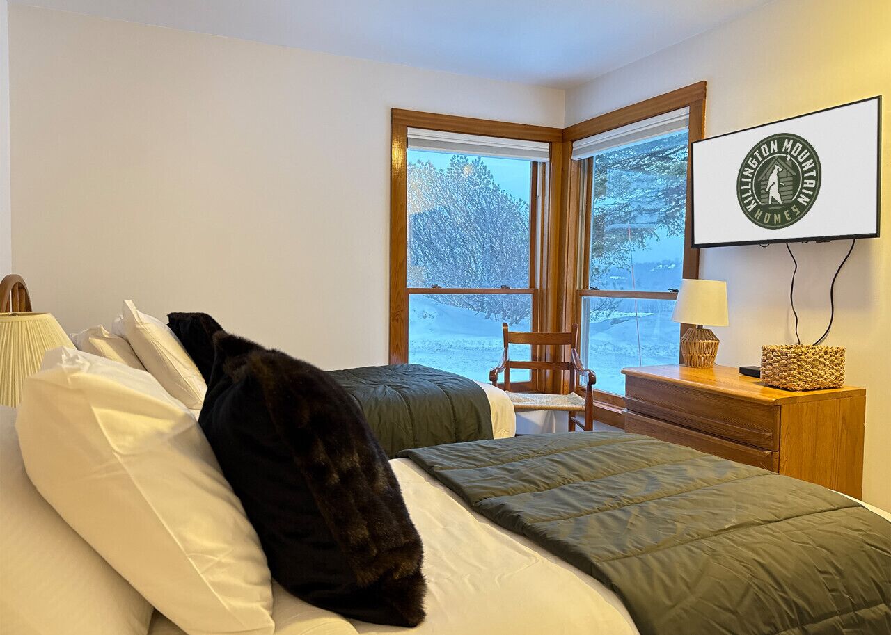 Cuna de viaje, wifi y ropa de cama 