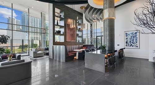 Landing Apartments near Charlotte Convention Center