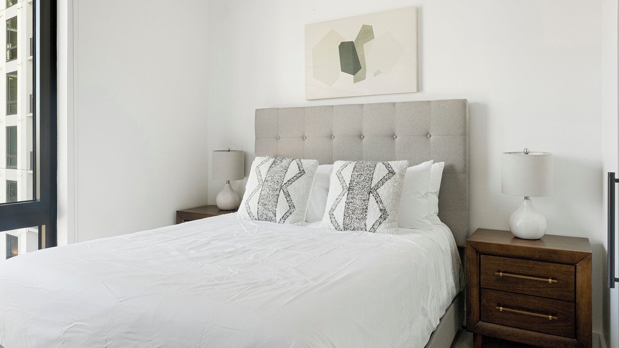 Apartment (2 Bedrooms) | Individually decorated, individually furnished, desk, laptop workspace