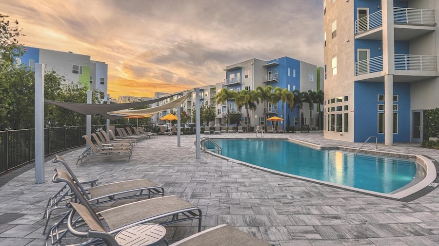 Landing Furnished Apartments - Clearwater