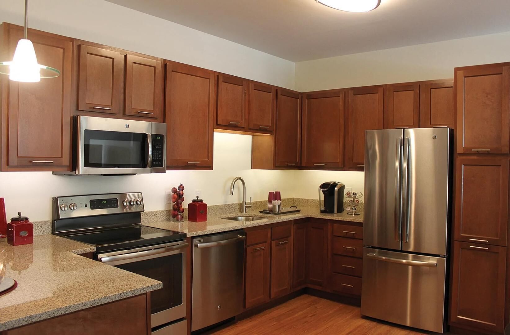 Apartment (2 Bedrooms) | Private kitchen | Fridge, coffee/tea maker
