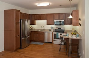 Apartment (2 Bedrooms) | Private kitchen | Fridge, coffee/tea maker - Landing Apartments Near Albany Medical College (Albany)